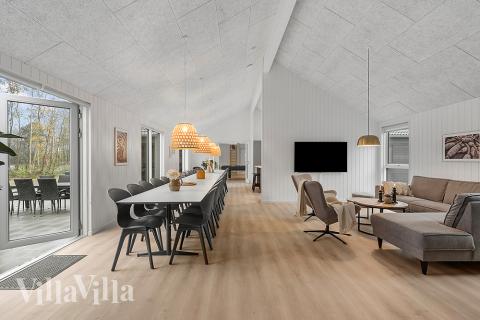 Det store lyse opholdrum i luksushus nr. 905 til 30.