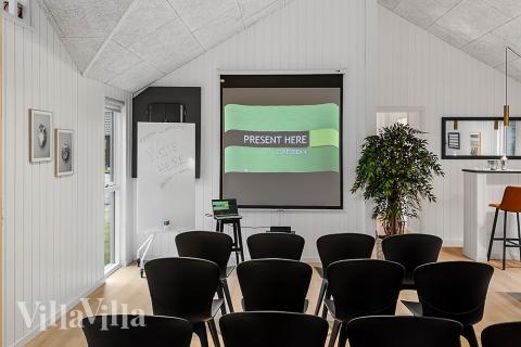 Dyst i sommerhusets aktivitetsrum, når I besøger luksushus nr. 905 i Lolland/Falster/Møn.