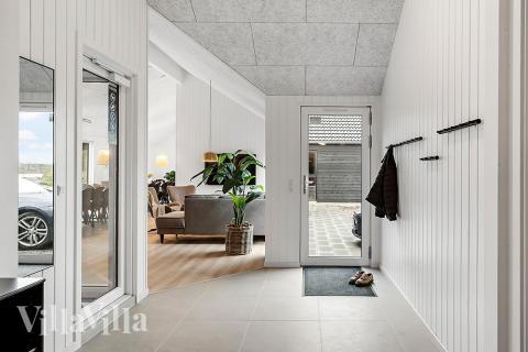 Den rummelige entre i luksushus nr. 905 i Lolland/Falster/Møn