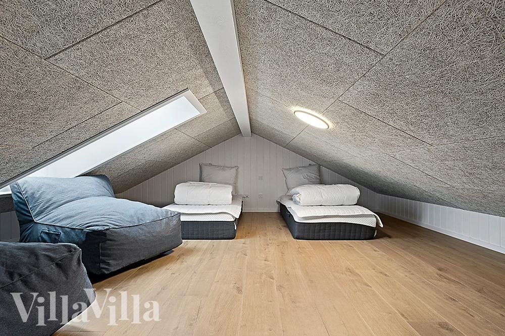 Nogle af de 20 sovepladser findes på hemsen i luksushus nr. 903