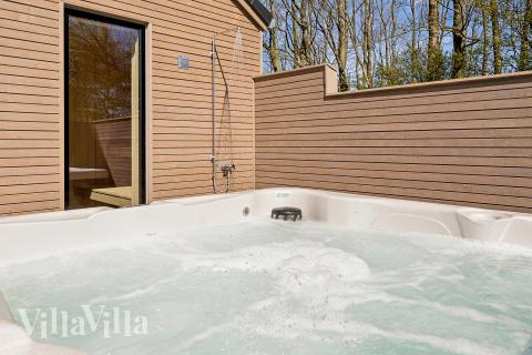 Nyd varmen i spaen i luksushus nr. 903 i Nordjylland