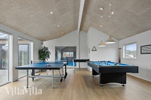 Aktivitetsrum i luksushus nr. 903 med 7 soveværelser og plads til 20 personer.