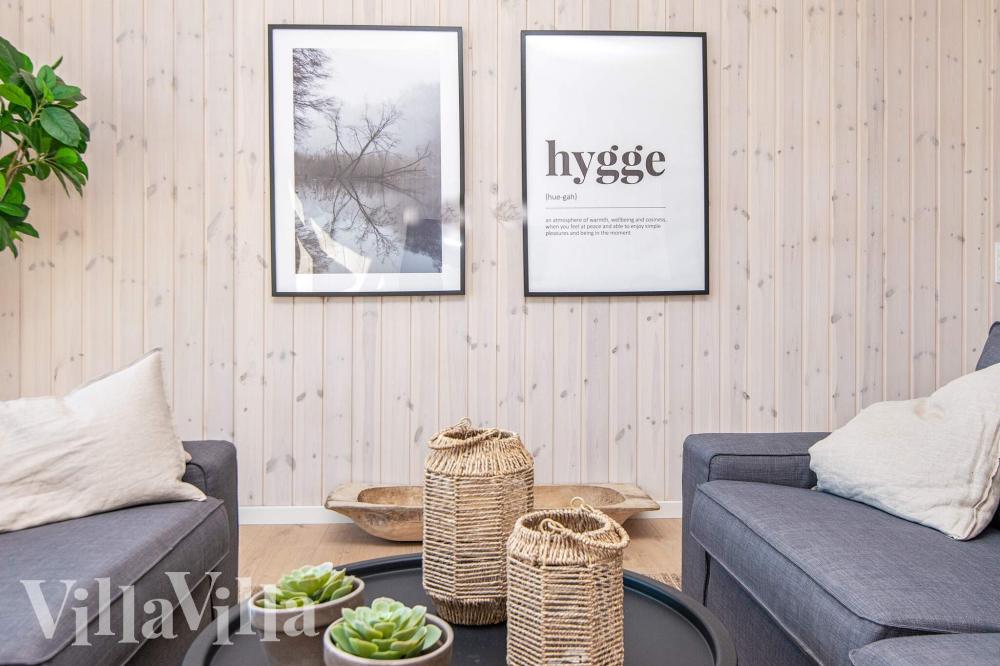 Der er mulighed for hygge i sommerhusets sofaarrangement, når I besøger luksushus nr. 938