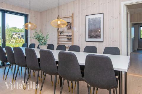 Det store lyse opholdrum i luksushus nr. 938 til 16.