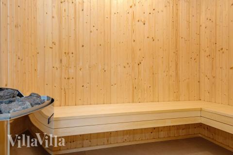 Nyd varmen i saunaen i luksushus nr. 939 til 16 personer