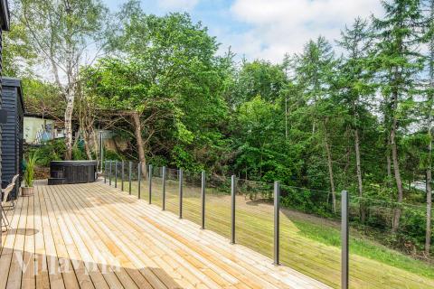 Stor terrasse ved luksushus nr. 940 i Østjylland.