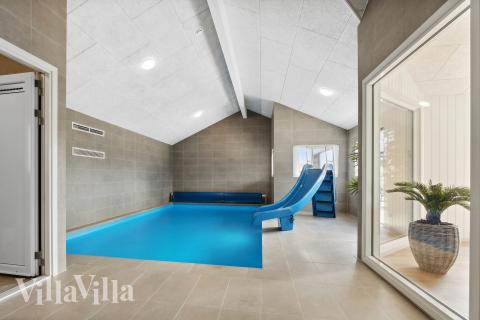 Den lækre pool i luksushuse nr. 923 til 30 personer