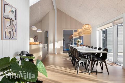 Det store lyse opholdrum i luksushus nr. 808 til 20.