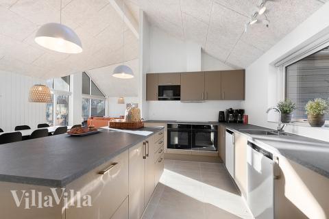 Køkkenet i luksushus nr. 808 er godt indrettet.