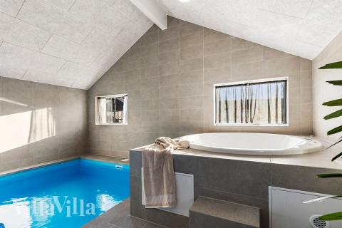 Nyd varmen i spaen i luksushus nr. 806 i Østjylland