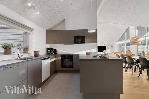 Køkkenet i luksushus nr. 802 er godt indrettet.