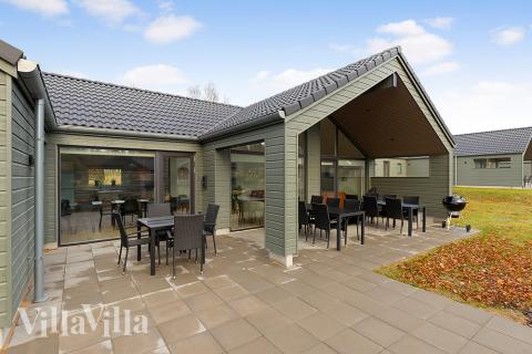 Luksushus nr. 802 har en dejlig terrasse med gode havemøbler til 16 personer.