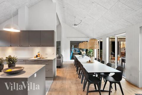 Det store lyse opholdrum i luksushus nr. 911 til 20.