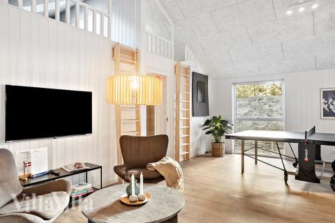 Ud over de mange timer, man kan bruge i husets pool-afdeling, så byder luksushus 911 også på billard/bordtennis og dart