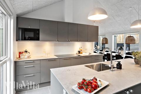 Køkkenet i luksushus nr. 911 er godt indrettet.