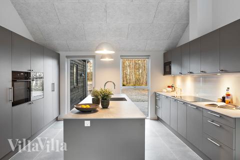 Velindrettet køkken i luksushus nr. 911 i Lolland/Falster/Møn.