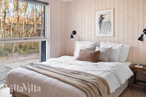 Et af de 8 soveværelser i luksushus nr. 911