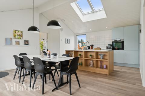 Køkkenet i luksushus nr. 927 er godt indrettet.