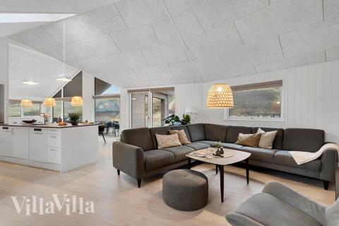 Sofahjørnet i luksushus 900 i Vestjylland.