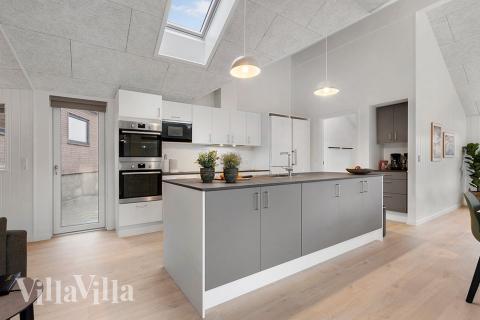 Køkkenet i luksushus nr. 900 er godt indrettet.