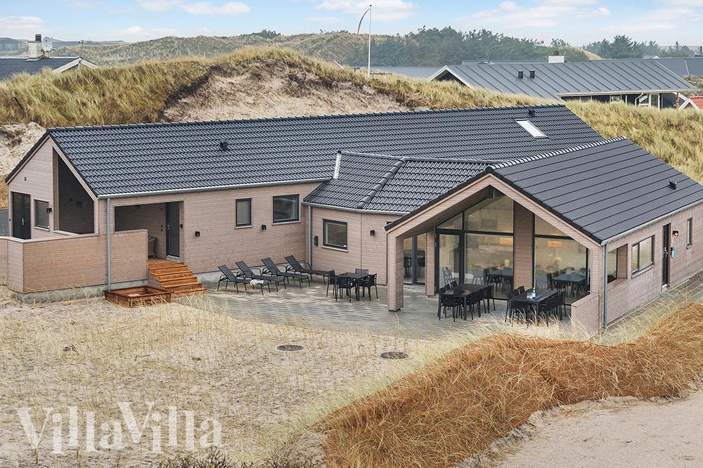 Flot sommerhus nr. 900 med god plads til op til 18 personer