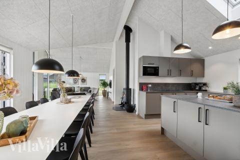 Det store lyse opholdrum i luksushus nr. 921 til 18.