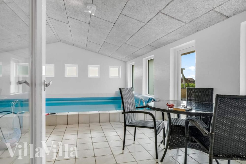 Den lækre pool i luksushuse nr. 937 til 10 personer