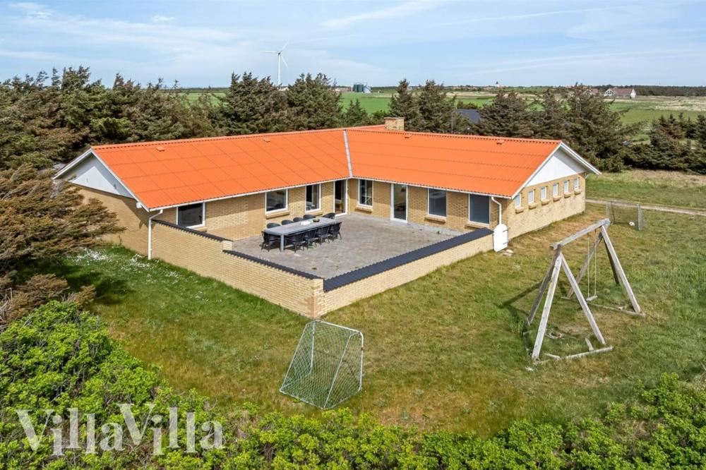 Flot sommerhus nr. 937 med god plads til op til 10 personer