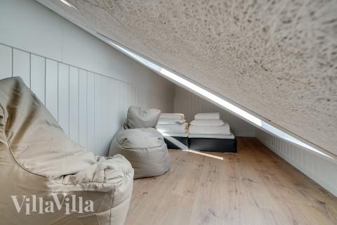 Nogle af de 18 sovepladser findes på hemsen i luksushus nr. 916