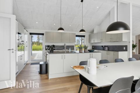 Køkkenet i luksushus nr. 914 er godt indrettet.