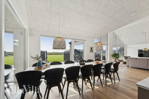 Opholdsrum med plads til 14 i luksushus nr. 665.