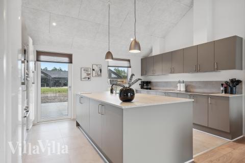 Køkkenet i luksushus nr. 917 er godt indrettet.