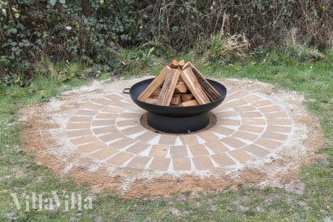 Ud over de mange timer, man kan bruge i husets pool-afdeling, så byder luksushus 255 også på mange udendørs aktiviteter