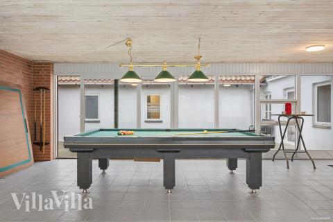 Luksushus 688 til 26 personer byder på et stort aktivitetsrum med bl.a. billard og dart