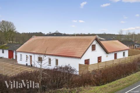 Dette skønne poolhus nr. 688 med plads til 26 personer ligger i Vestjylland