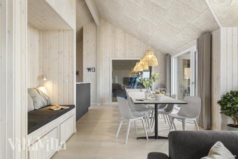 Opholdsrum med plads til 18 i luksushus nr. 906.