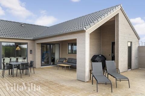Stor terrasse ved luksushus nr. 906 i Fyn og øer.