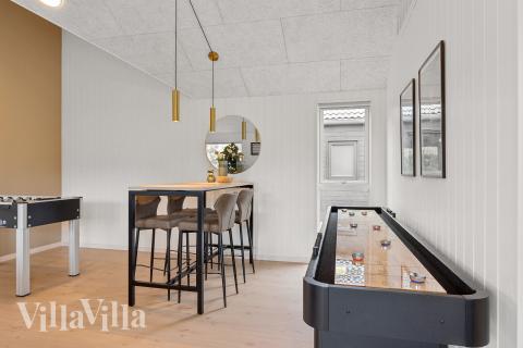 Aktivitetsrum i luksushus nr. 918 med 7 soveværelser og plads til 18 personer.