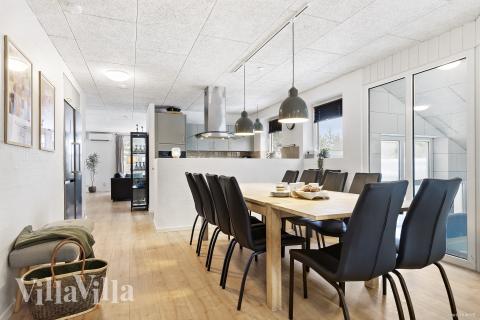 Det store lyse opholdrum i luksushus nr. 926 til 14.