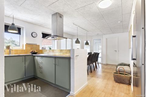 Køkkenet i luksushus nr. 926 er udstyrret, så I let kan lave mad til 14 personer.