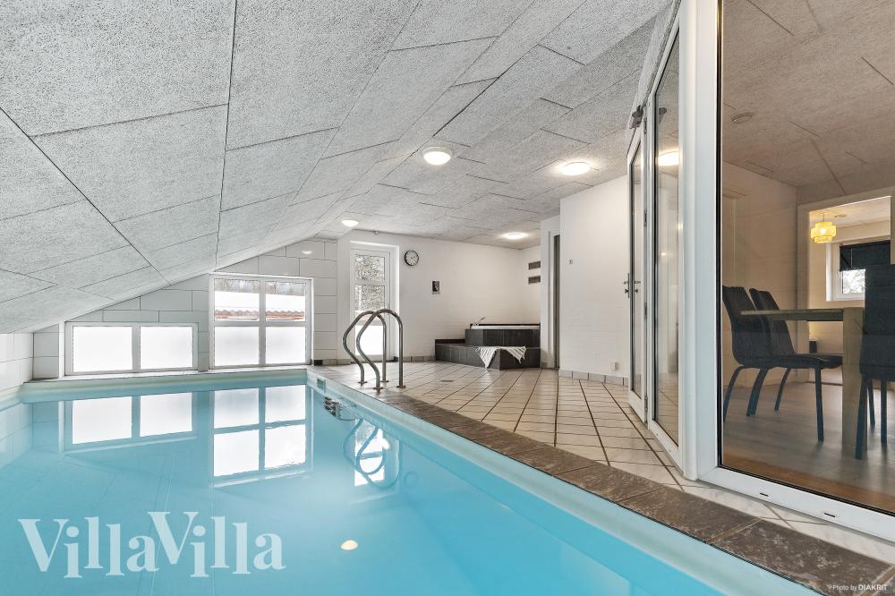 Den lækre pool i luksushuse nr. 926 til 14 personer