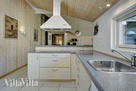 Velindrettet køkken i luksushus nr. 159 i Lolland/Falster/Møn.