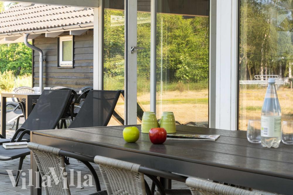 Luksushus nr. 159 har en dejlig terrasse med gode havemøbler til 12 personer.