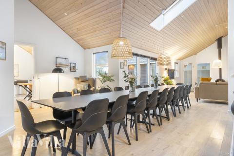 Det store lyse opholdrum i luksushus nr. 196 til 22.