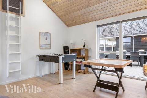 Luksushus 196 til 22 personer byder på et stort aktivitetsrum med bl.a. billard og dart