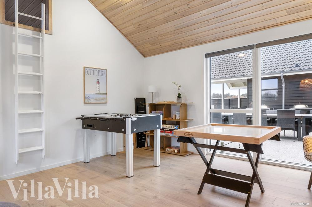 Luksushus 196 til 22 personer byder på et stort aktivitetsrum med bl.a. billard og dart