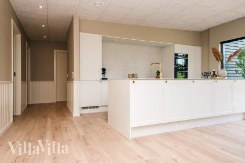 Køkkenet i luksushus nr. 941 er godt indrettet.