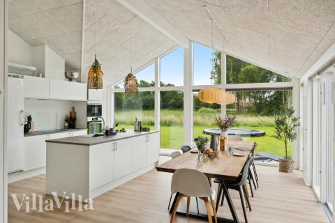 Det store lyse opholdrum i luksushus nr. 942 til 8.