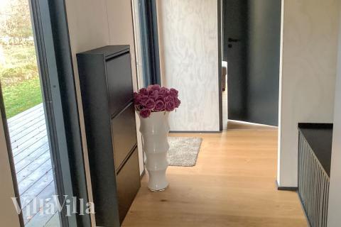 Den rummelige entre i luksushus nr. 924 i Lolland/Falster/Møn