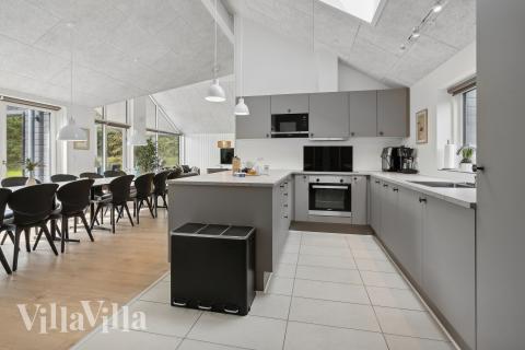 Køkkenet i luksushus nr. 915 er godt indrettet.